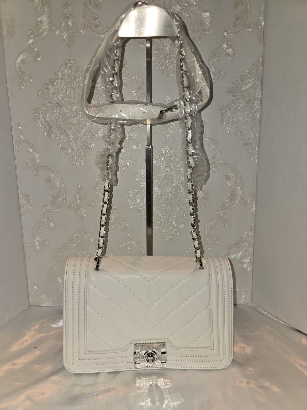 BADGLEY MISCHKA White Quilted Chain-strap Shoulder Bag